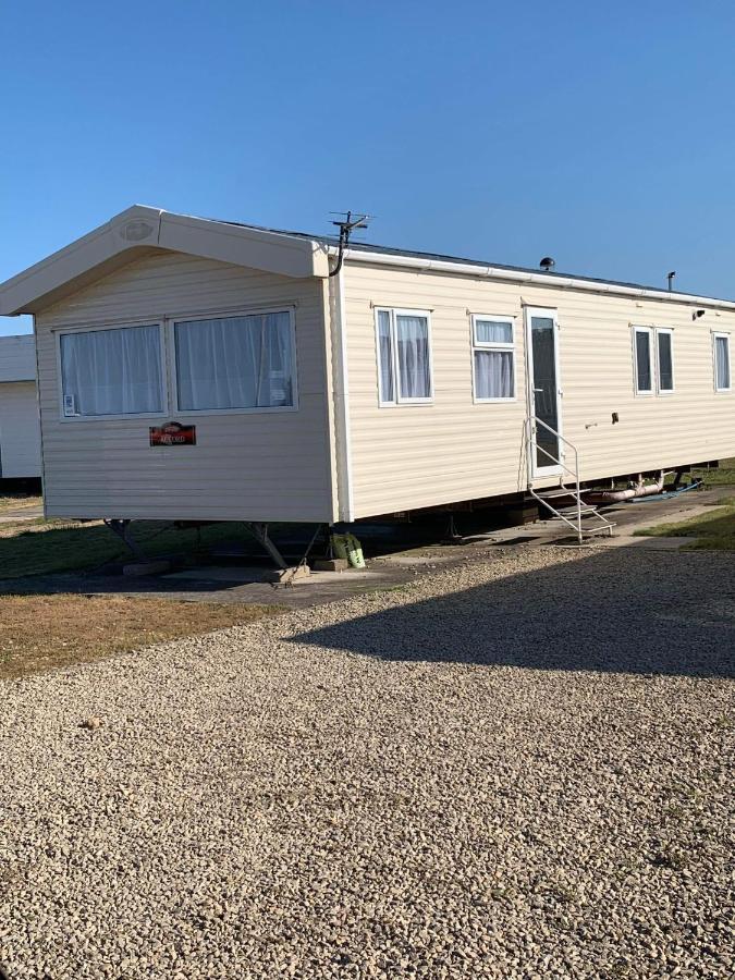 Highway Hotel Lossiemouth Buitenkant foto