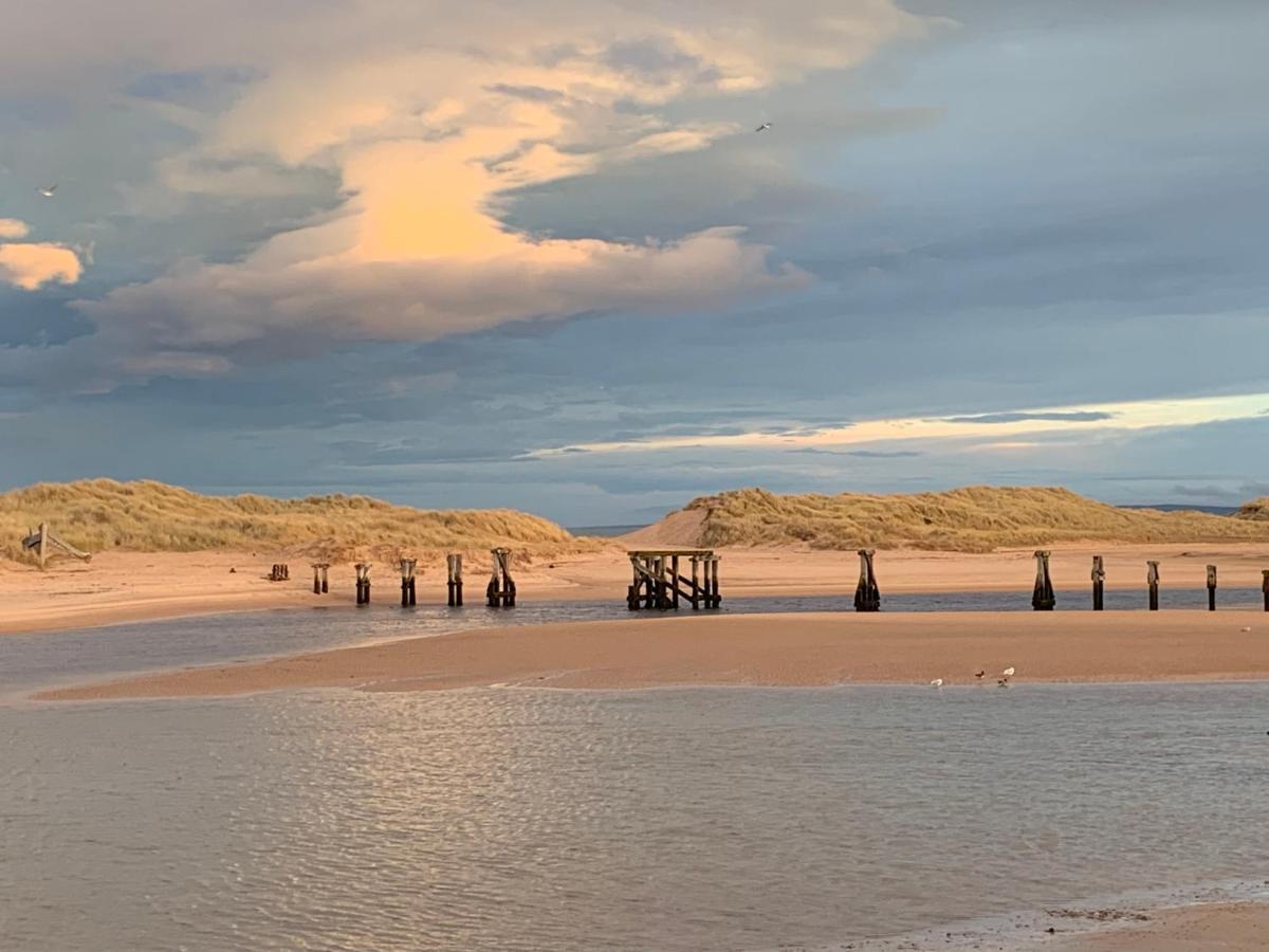 Highway Hotel Lossiemouth Buitenkant foto