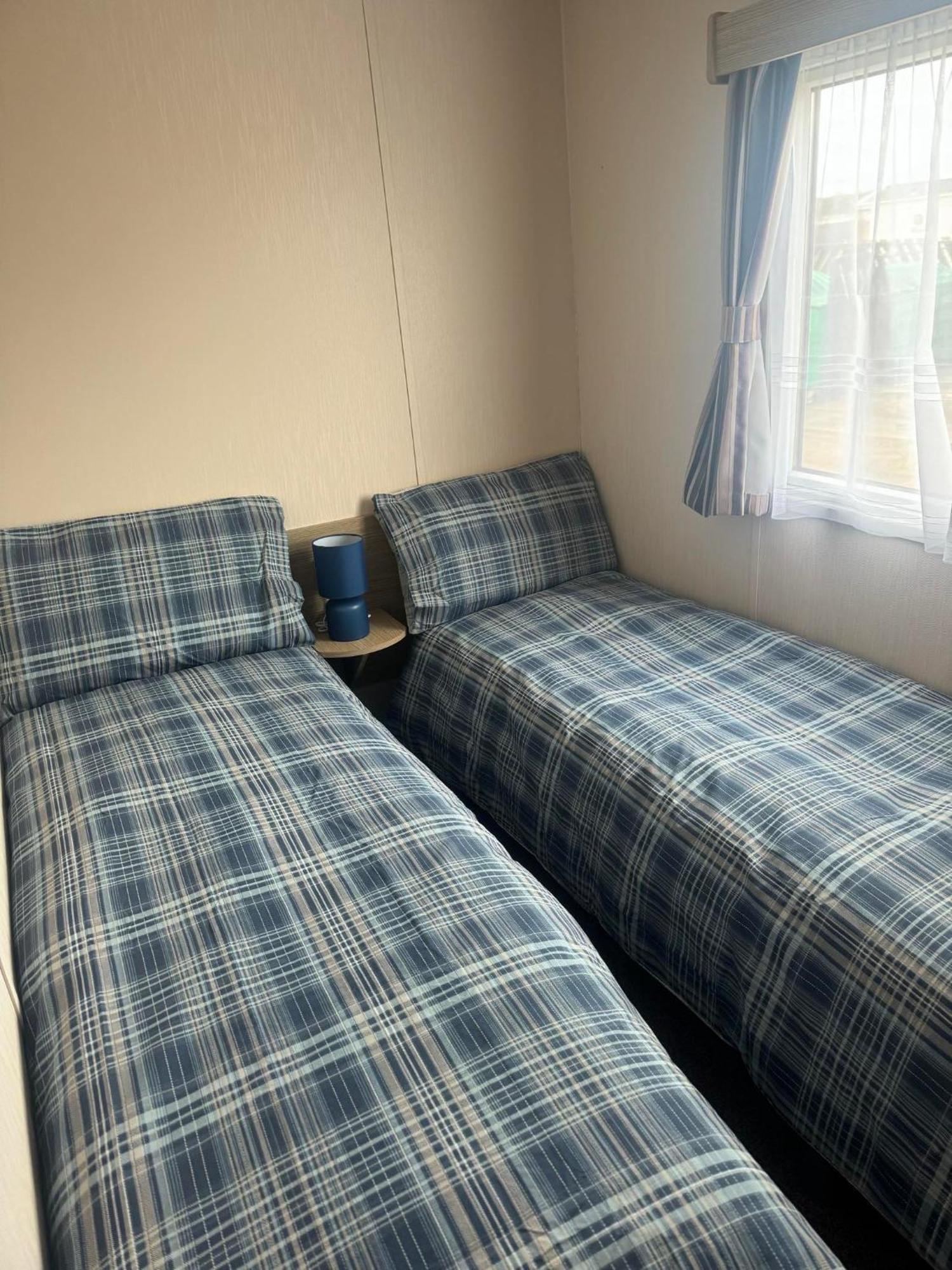 Highway Hotel Lossiemouth Buitenkant foto